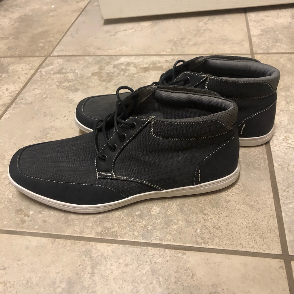 Steve Madden, size 11, chukka boots